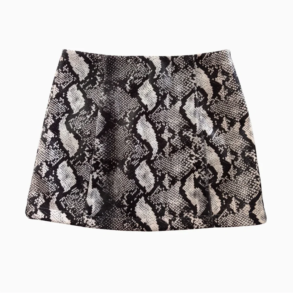 Urban Outfitters Black and Cream Snake Print Mini Skirt - Picture 2 of 3